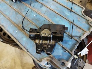 bontott BMW 1 Csomagtérajtó Zárszerkezet