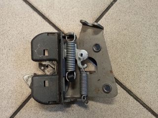 bontott BMW 1 Csomagtérajtó Zárszerkezet