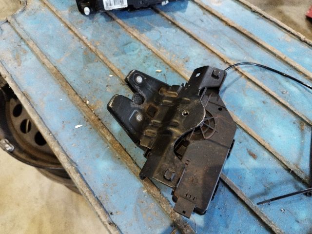 bontott BMW 1 Csomagtérajtó Zárszerkezet