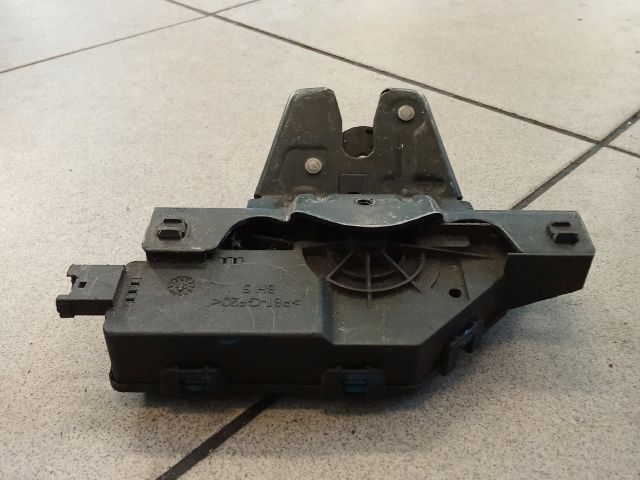 bontott BMW 1 Csomagtérajtó Zárszerkezet