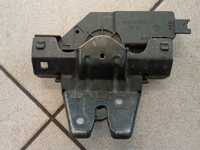 bontott BMW 1 Csomagtérajtó Zárszerkezet