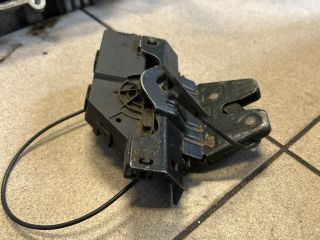 bontott BMW 1 Csomagtérajtó Zárszerkezet