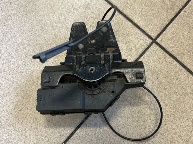 bontott BMW 1 Csomagtérajtó Zárszerkezet