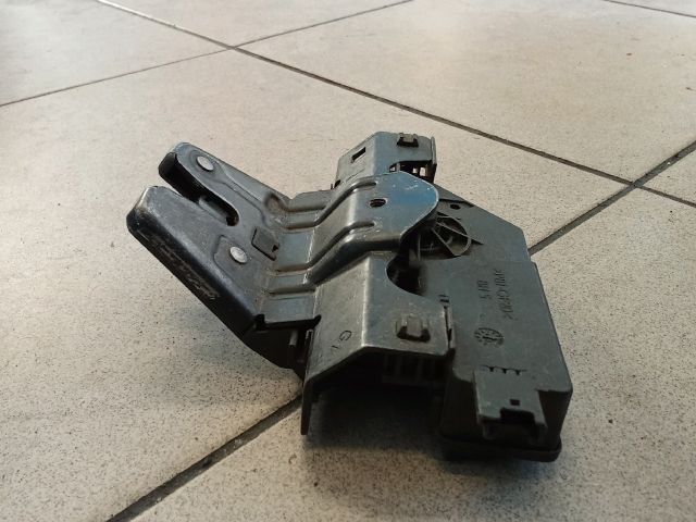 bontott BMW 1 Csomagtérajtó Zárszerkezet