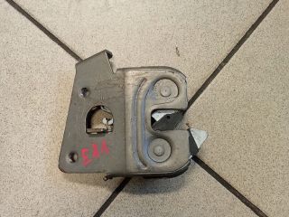 bontott BMW 1 Csomagtérajtó Zárszerkezet