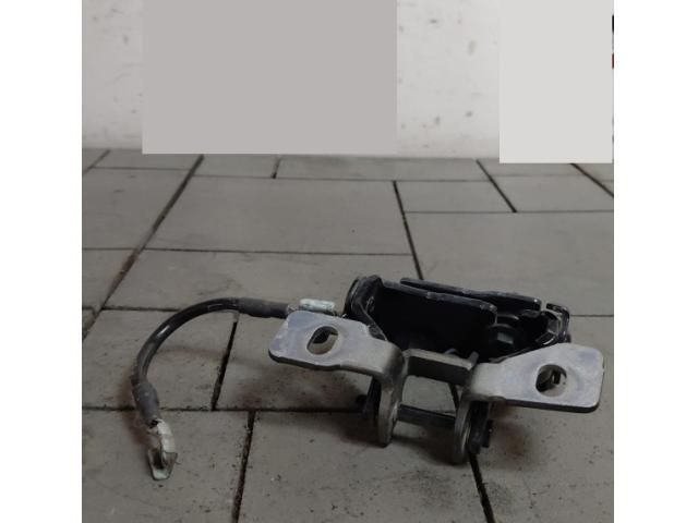 bontott BMW 1 Csomagtérajtó Zsanér