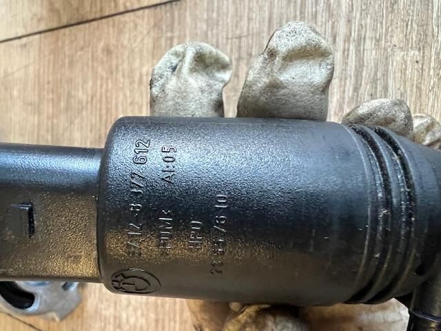 bontott BMW 1 Első Ablakmosó Szivattyú