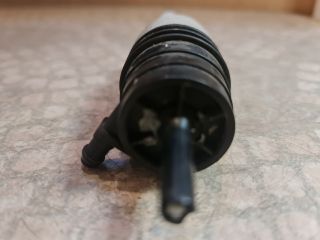 bontott BMW 1 Első Ablakmosó Szivattyú