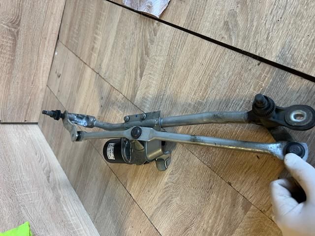 bontott BMW 1 Első Ablaktörlő Szerkezet