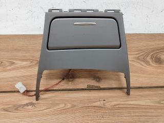 bontott BMW 1 Első Hamutartó