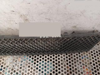 bontott BMW 1 Első Lökhárító Alsó Középső Díszrács