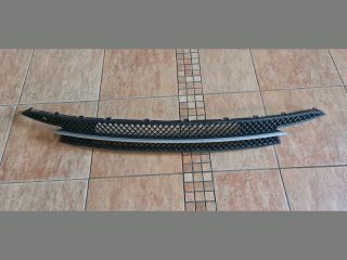 bontott BMW 1 Első Lökhárító Alsó Középső Díszrács