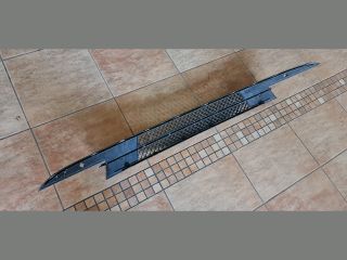 bontott BMW 1 Első Lökhárító Alsó Középső Díszrács