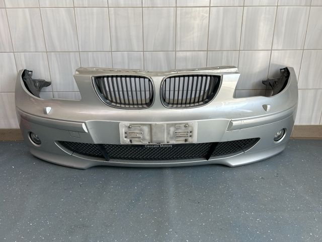 bontott BMW 1 Első Lökhárító (Részeivel)