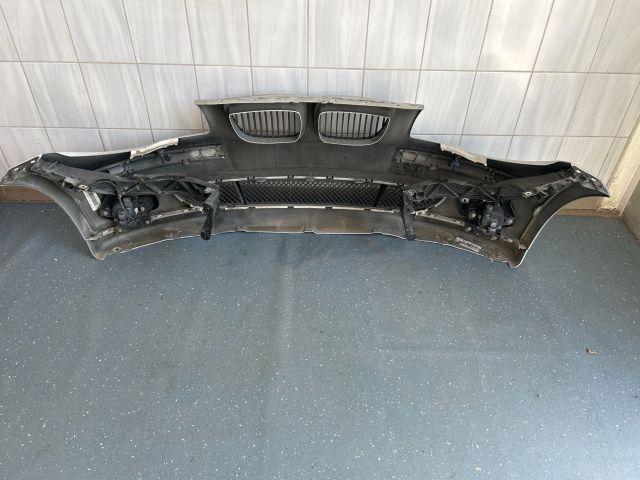 bontott BMW 1 Első Lökhárító (Részeivel)