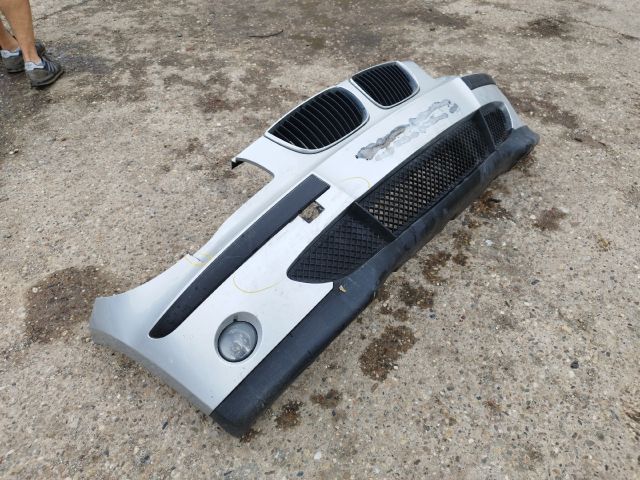 bontott BMW 1 Első Lökhárító (Részeivel)