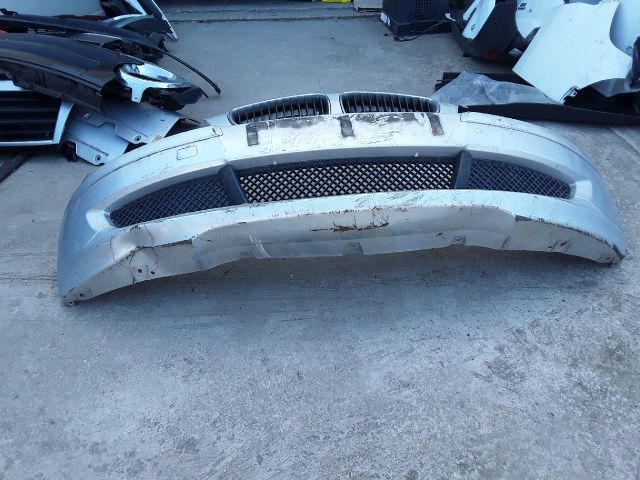 bontott BMW 1 Első Lökhárító (Részeivel)