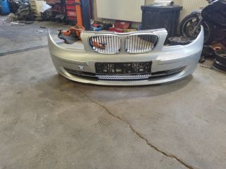 bontott BMW 1 Első Lökhárító (Részeivel)