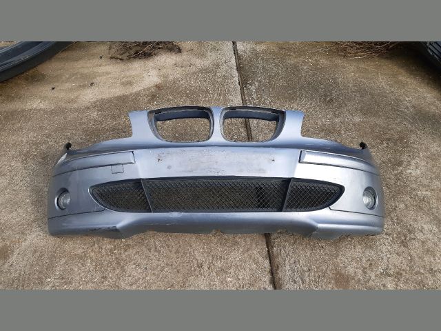 bontott BMW 1 Első Lökhárító (Részeivel)