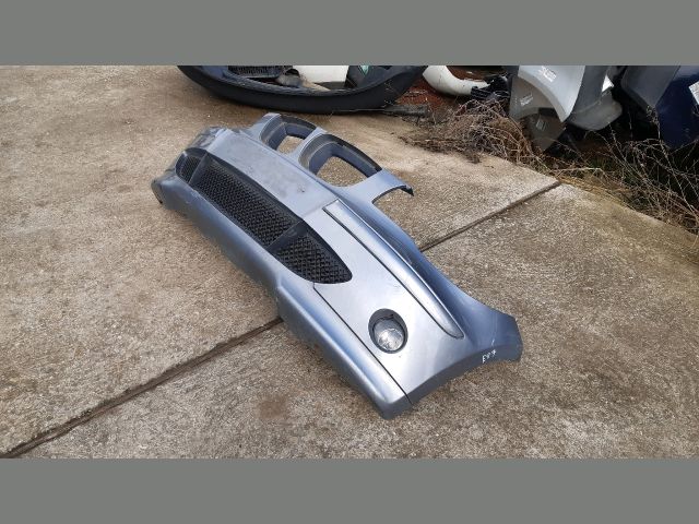 bontott BMW 1 Első Lökhárító (Részeivel)