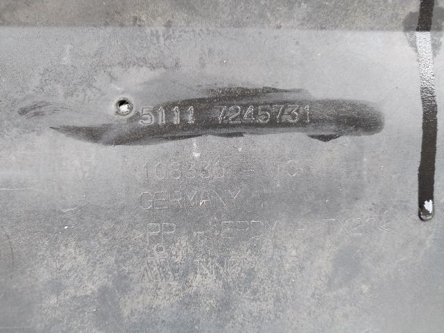 bontott BMW 1 Első Lökhárító (Üresen)