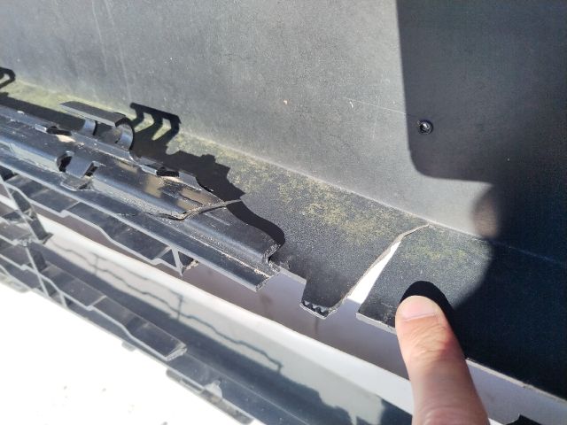 bontott BMW 1 Első Lökhárító (Üresen)