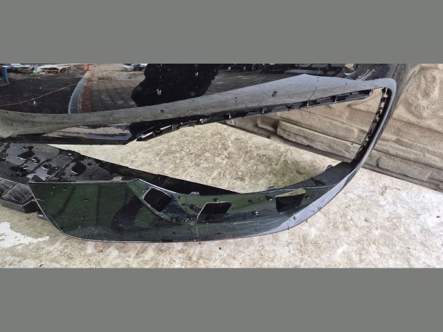 bontott BMW 1 Első Lökhárító (Üresen)