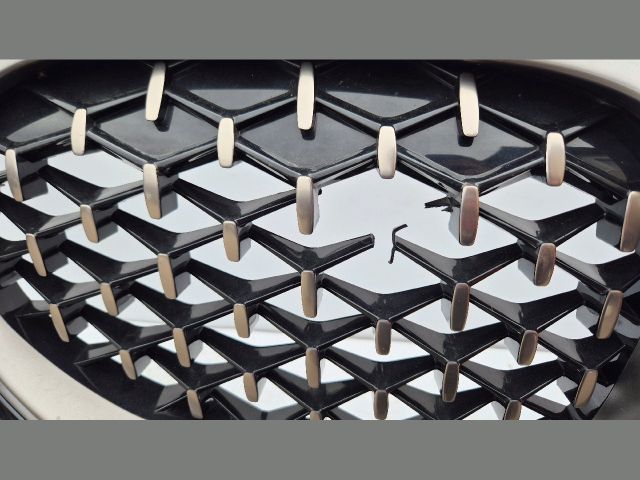 bontott BMW 1 Első Lökhárító (Üresen)