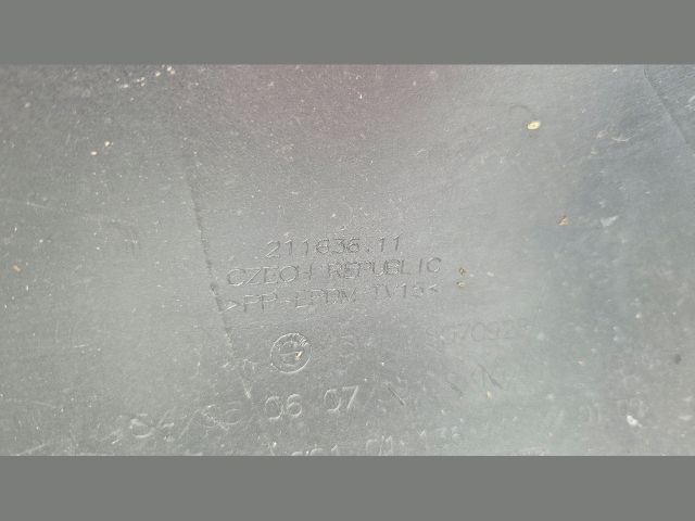 bontott BMW 1 Első Lökhárító (Üresen)