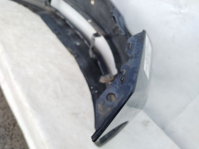 bontott BMW 1 Első Lökhárító (Üresen)