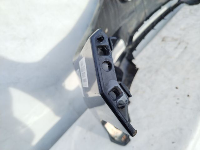 bontott BMW 1 Első Lökhárító (Üresen)