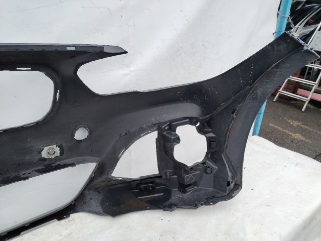 bontott BMW 1 Első Lökhárító (Üresen)