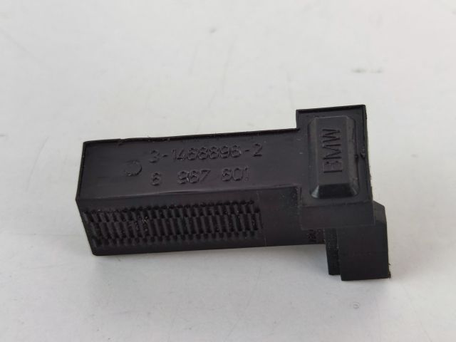 bontott BMW 1 Fék Pedál Kapcsoló