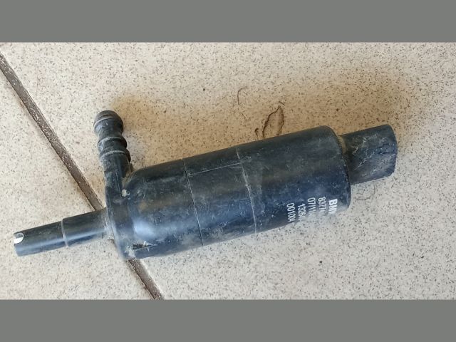 bontott BMW 1 Fényszórómosó Szivattyú