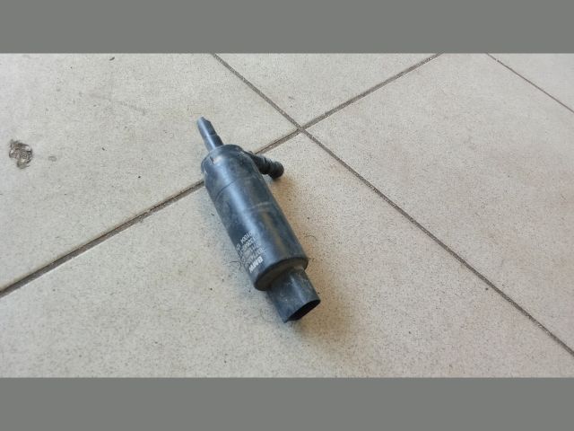 bontott BMW 1 Fényszórómosó Szivattyú