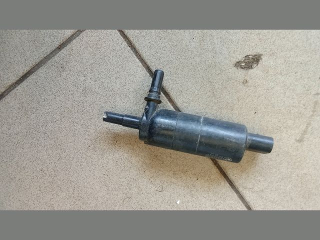bontott BMW 1 Fényszórómosó Szivattyú