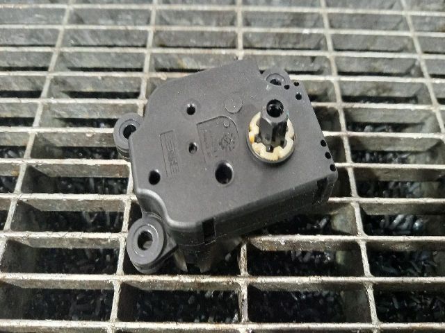 bontott BMW 1 Fűtés Állító Motor