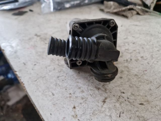 bontott BMW 1 Fűtéscsap