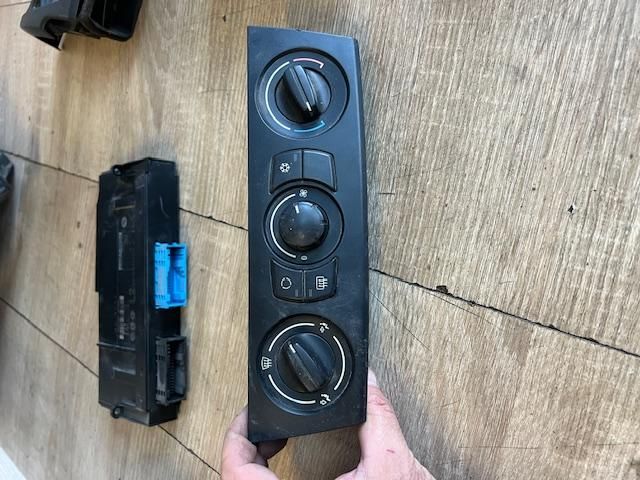 bontott BMW 1 Fűtéskapcsoló (manuális klímás)