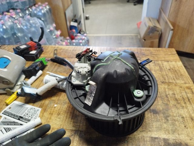 bontott BMW 1 Fűtőmotor (Klímás)