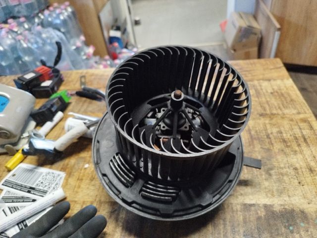 bontott BMW 1 Fűtőmotor (Klímás)