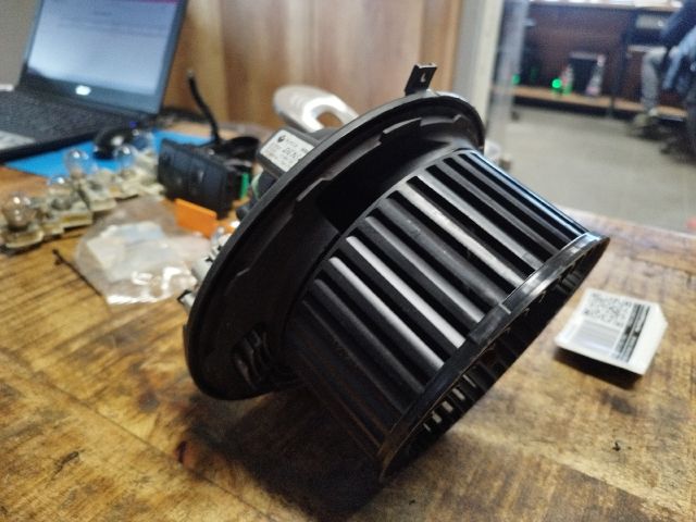 bontott BMW 1 Fűtőmotor (Klímás)