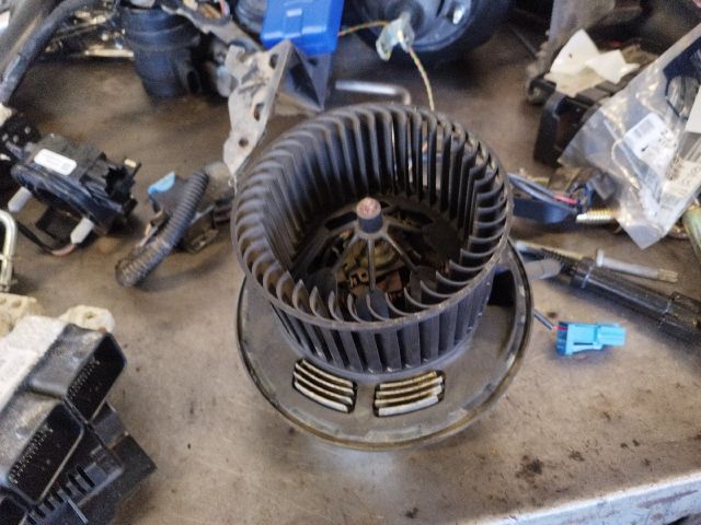 bontott BMW 1 Fűtőmotor (Klímás)