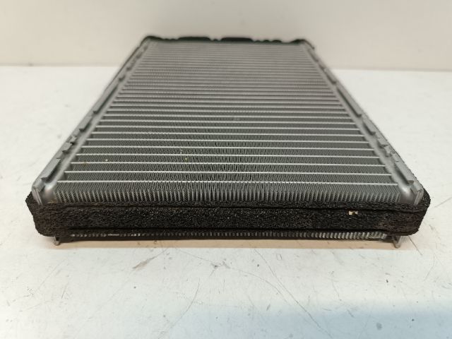 bontott BMW 1 Fűtőradiátor