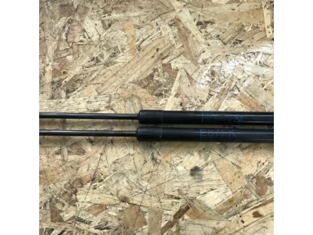 bontott BMW 1 Gázrugós Kitámasztó Teleszkóp Motorháztető