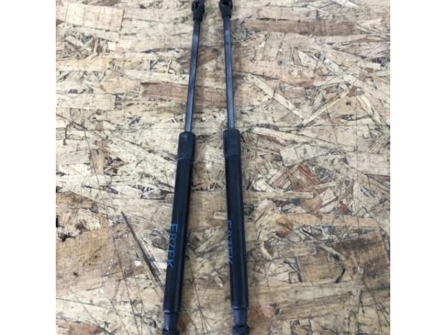 bontott BMW 1 Gázrugós Kitámasztó Teleszkóp Motorháztető