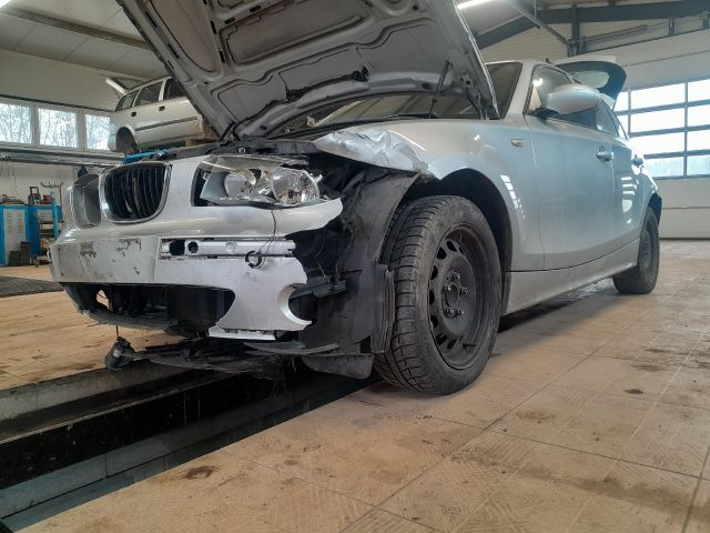 bontott BMW 1 Hátsó Ablaktörlő Motor