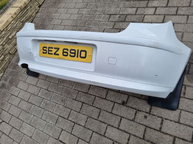 bontott BMW 1 Hátsó Lökhárító (Részeivel)