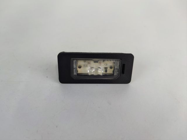 bontott BMW 1 Hátsó Rendszámtábla Világítás