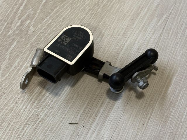 bontott BMW 1 Hátsó Xenon Szintszabályzó Jeladó